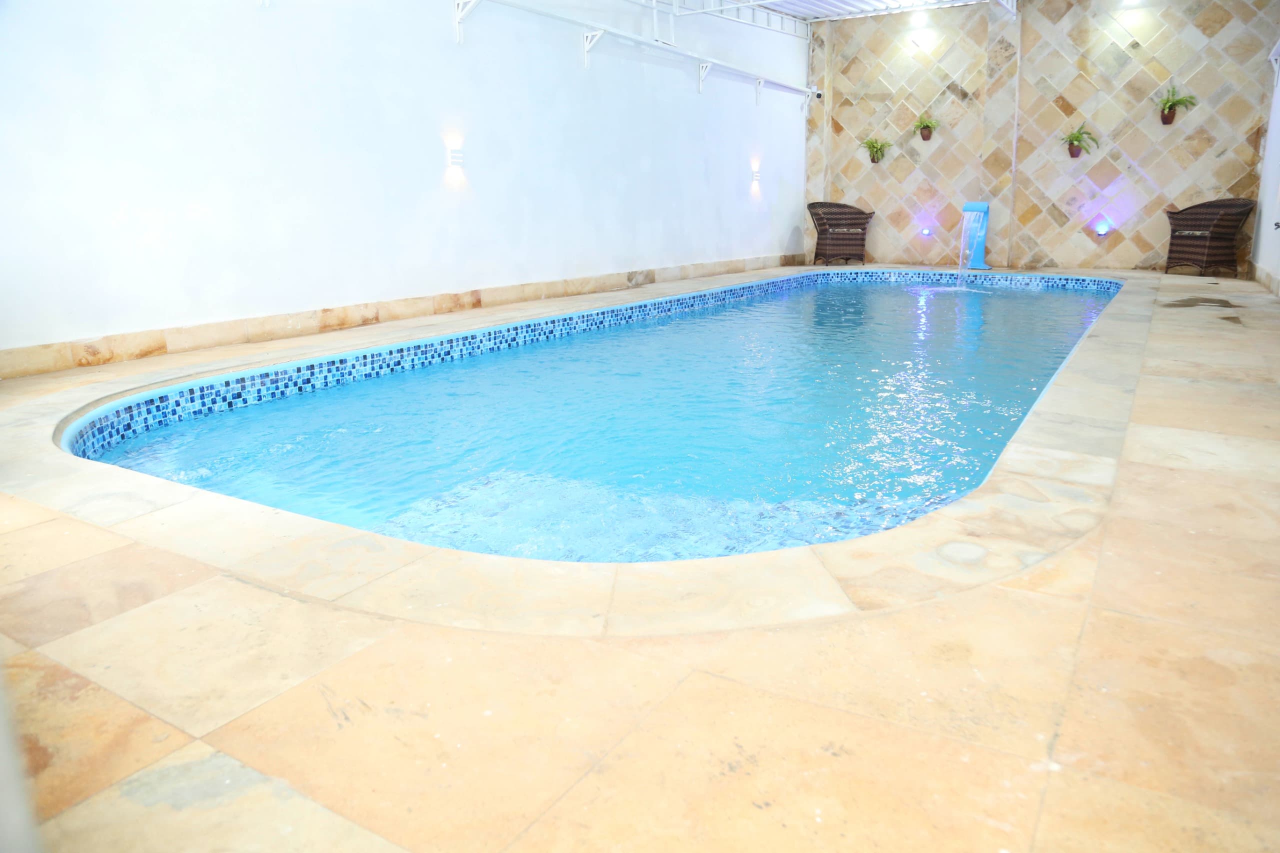 Piscina coberta da clínica